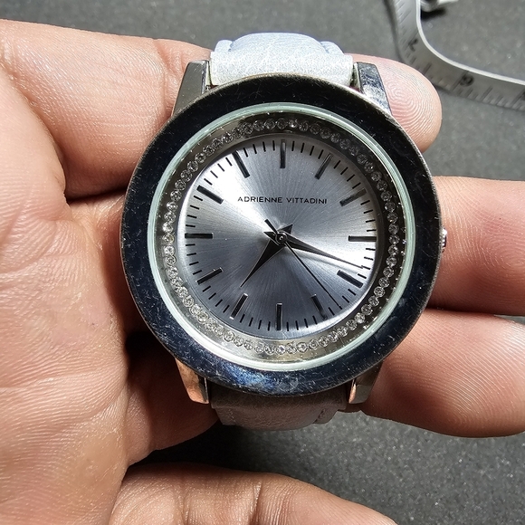 adrienne vittadini Ladies Quartz Fashion Watch Working AD11261 Silver Tone shows - Picture 1 of 9
